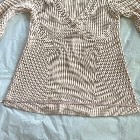 Zara V-Neck Sweater in Light Pink Size-Medium NWOT - Picture 12 of 17
